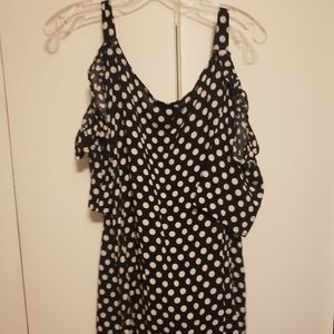 Cold shoulder polka-dot top